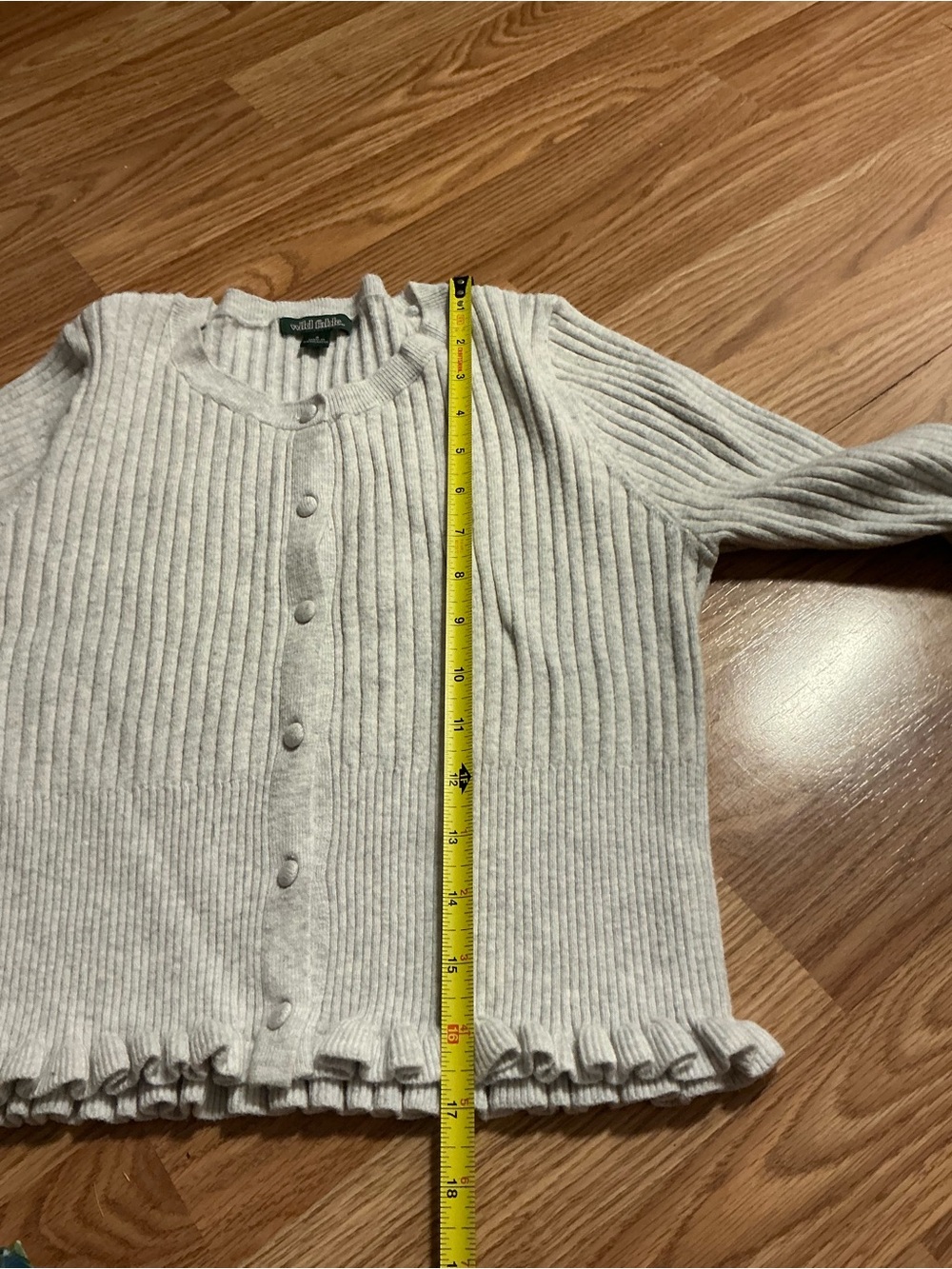 Wild Fable Grey Ruffled-Hem Ribbed Button Cardigan Sweater Size Small - Picture 3 of 6